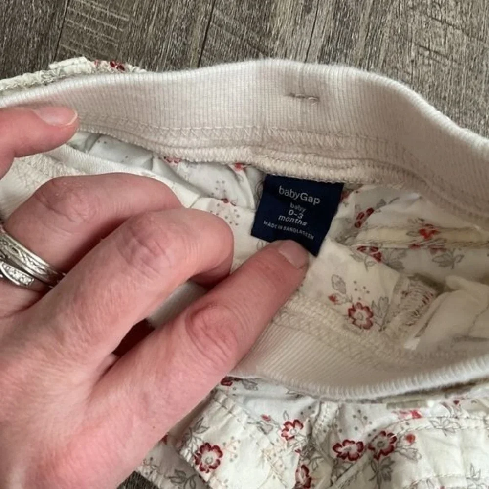 Baby Gap White Floral Print Shorts‎ 0-3 Months Elastic Waist